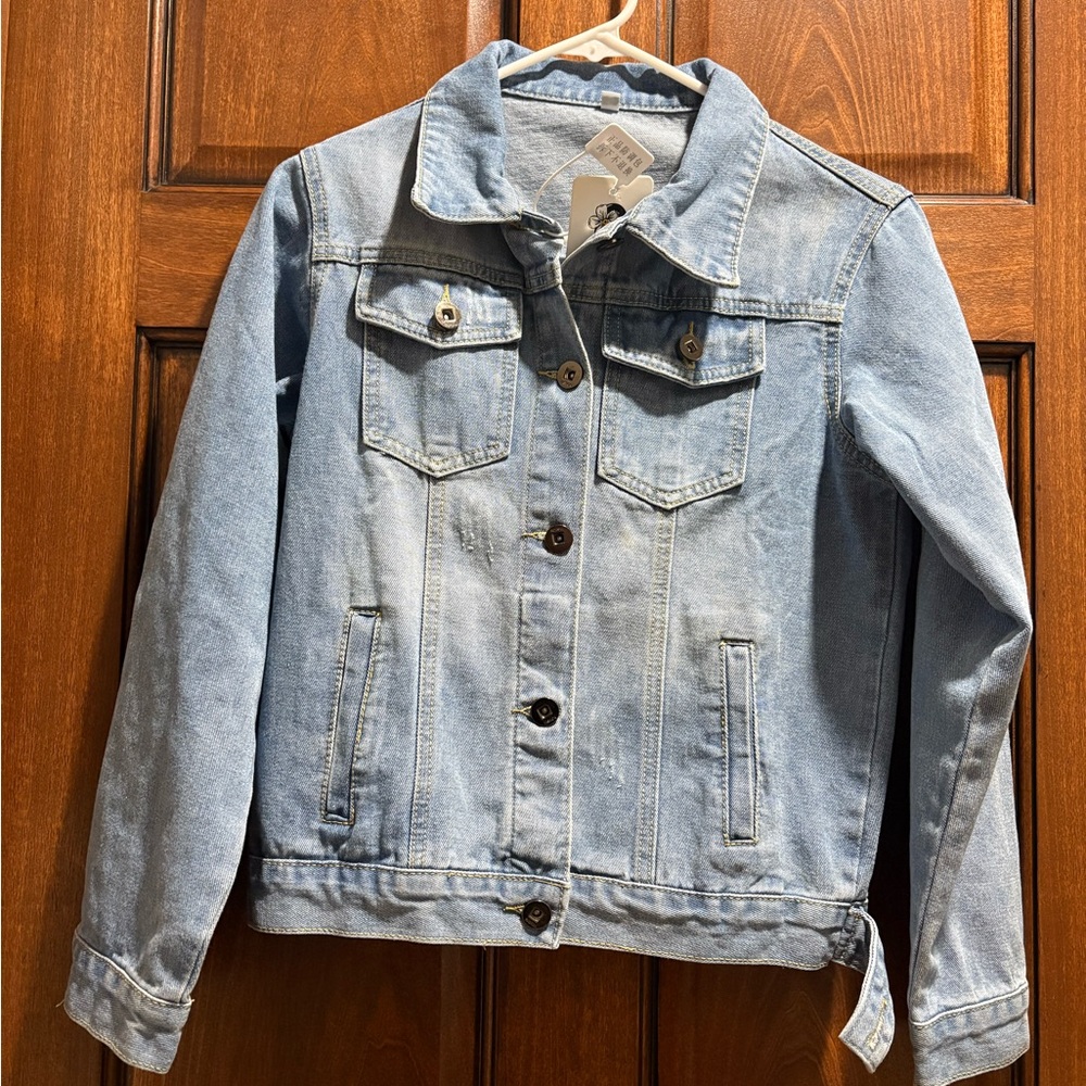 NWT Embroidered Taylor Swift Denim Jacket with text. women’s small. - Picture 3 of 15
